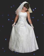 Продам свадебное платье б/у коллекции 2011 года салона Катрин